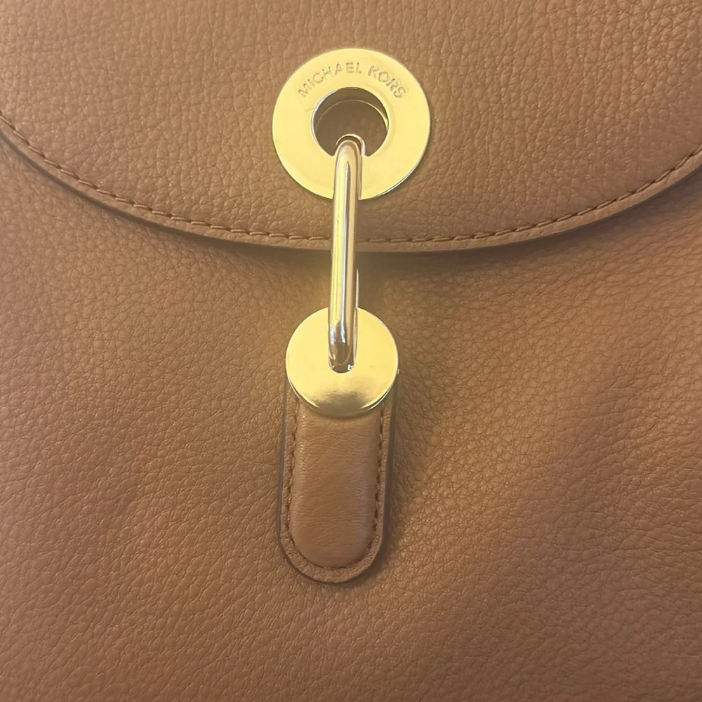 Michael Kors backpack EUC - Picture 2 of 5